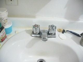 22 p1030242ordre et menage de a salle de bain