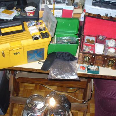 A p1030103pieces et outillalge de confection 02