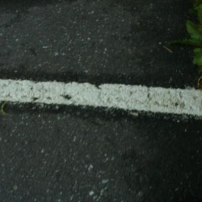 Devant grille du centre