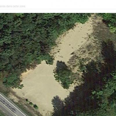 Gros dechets coin caya tourville