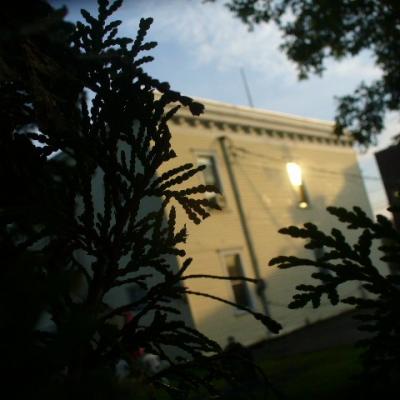 I derriere coin dorion a