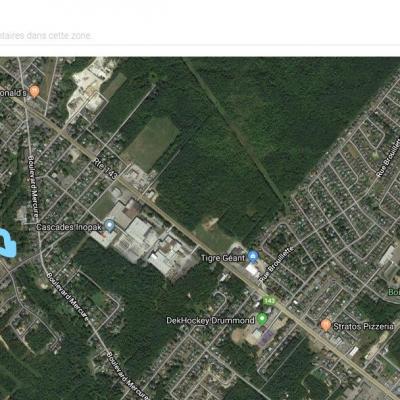 Sentier boise donnant au domaine mercure